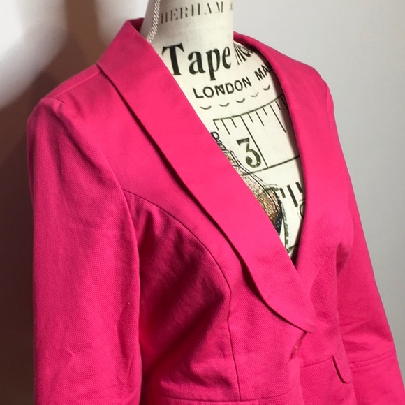 CAbi Women’s Pink V-Neck Blazer - Picture 3 of 5